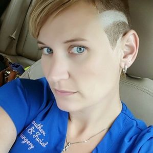 Meet your Posher, Kristin.